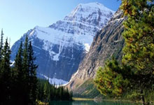 黑白体育直播：父亲：小基耶萨在利物浦非常开心；不后悔他去英格兰踢球.